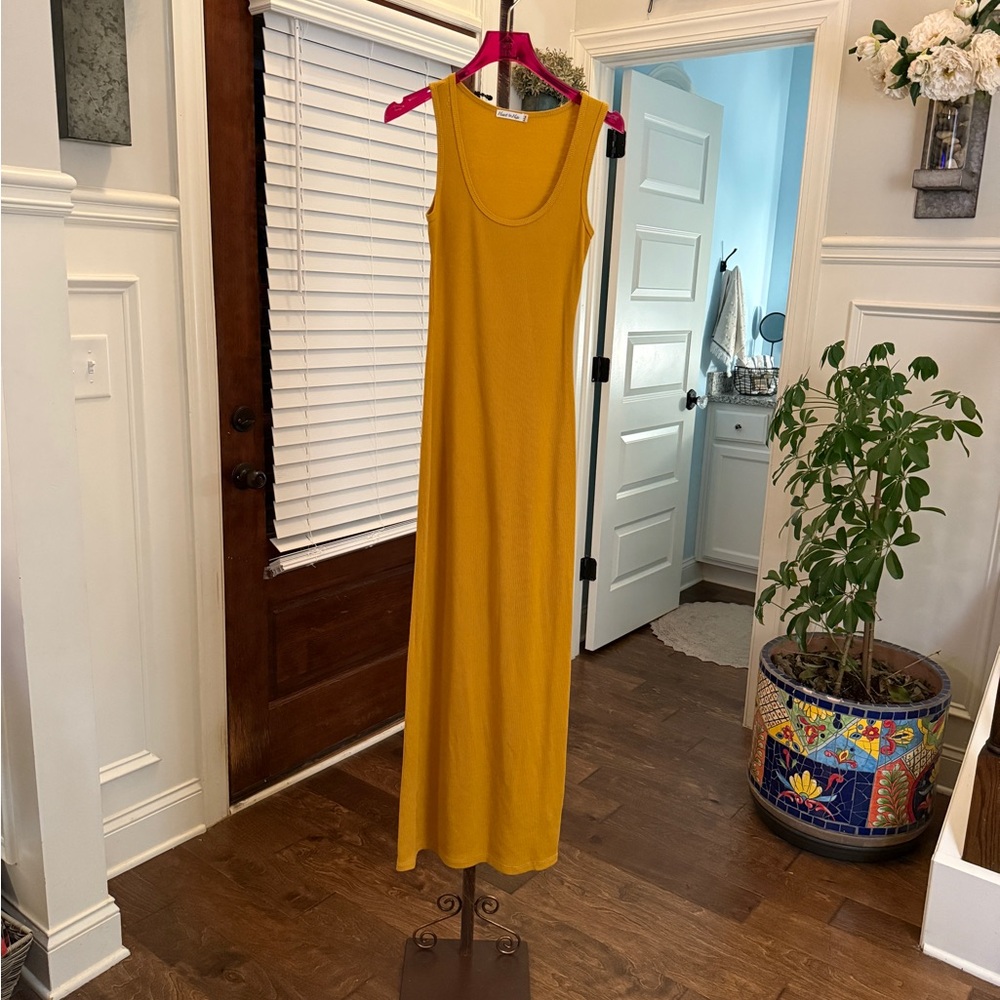 Heart Hips NWOT Ribbed Mustard Maxi Dress